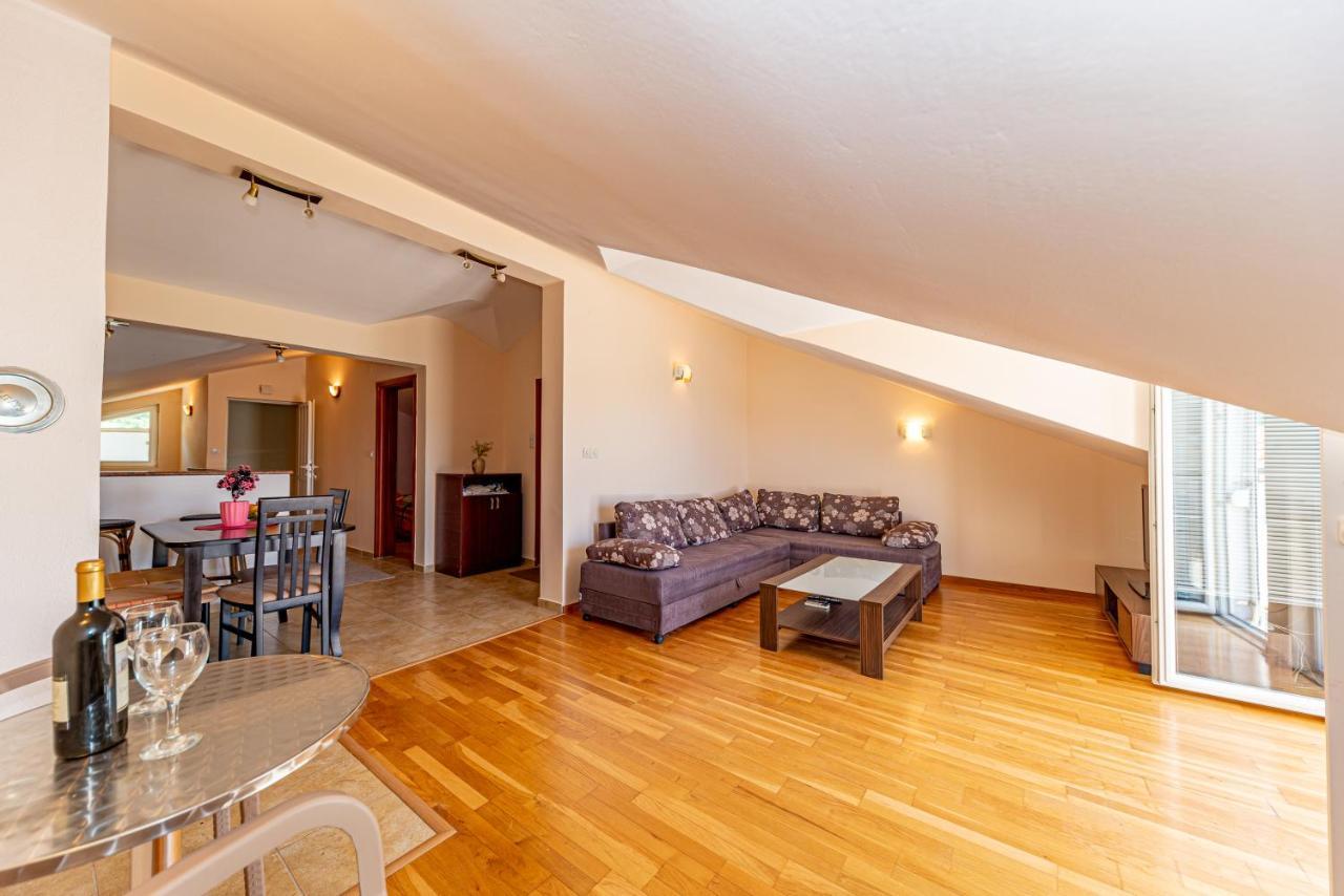 Apartment Knezevic Petrovac Extérieur photo