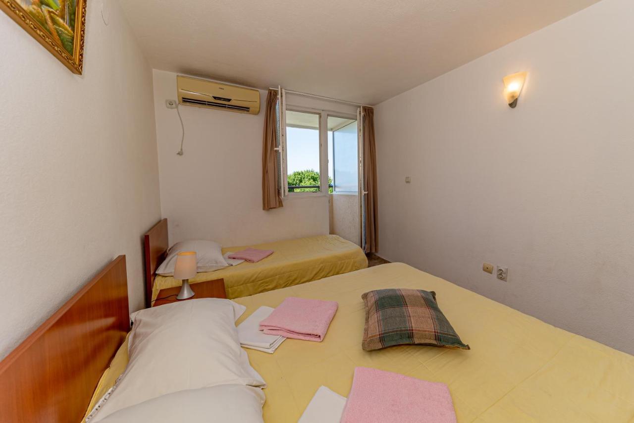 Apartment Knezevic Petrovac Extérieur photo