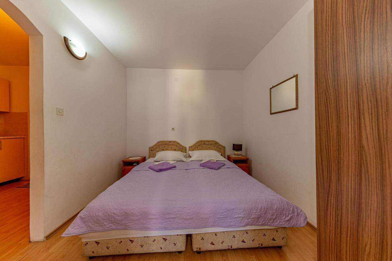 Apartment Knezevic Petrovac Extérieur photo