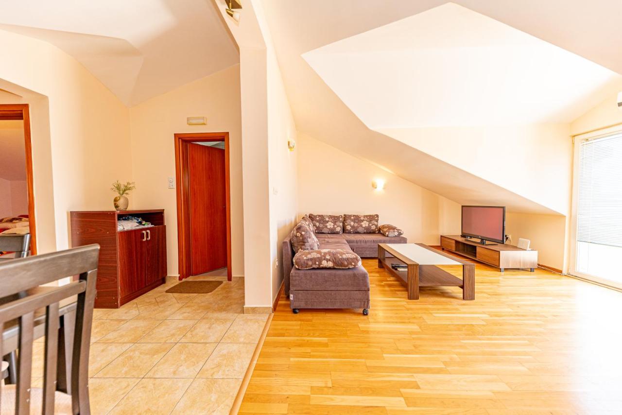 Apartment Knezevic Petrovac Extérieur photo