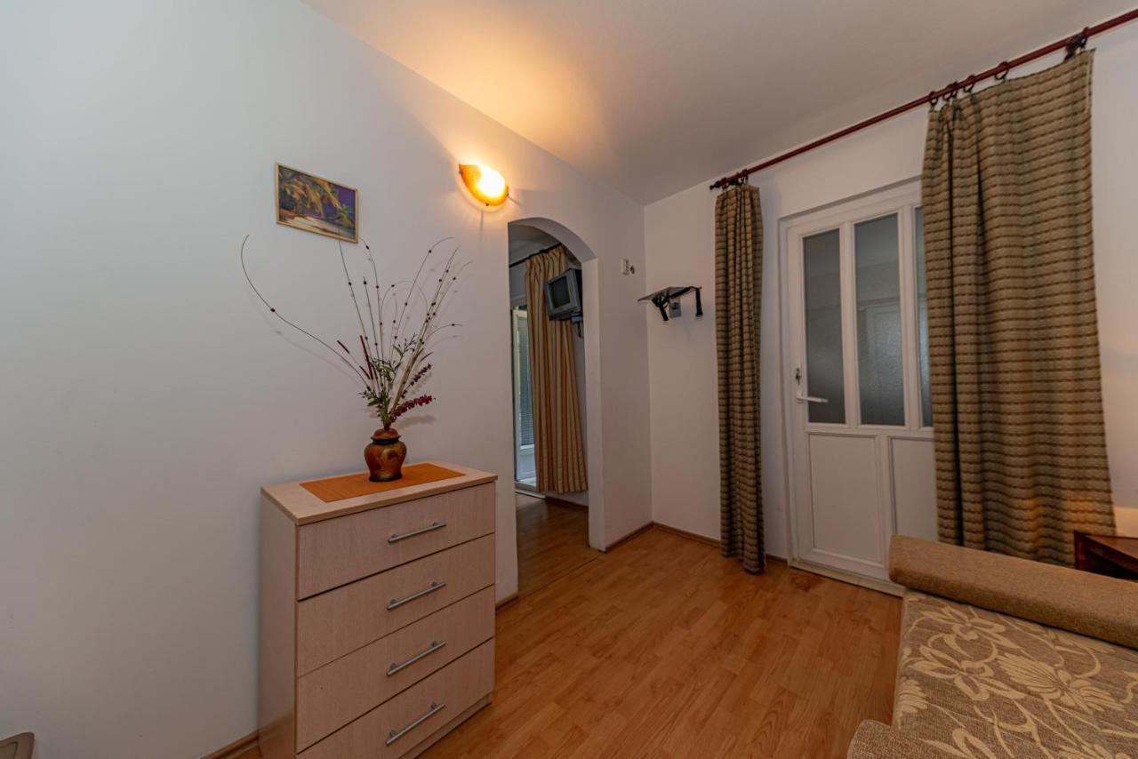 Apartment Knezevic Petrovac Extérieur photo