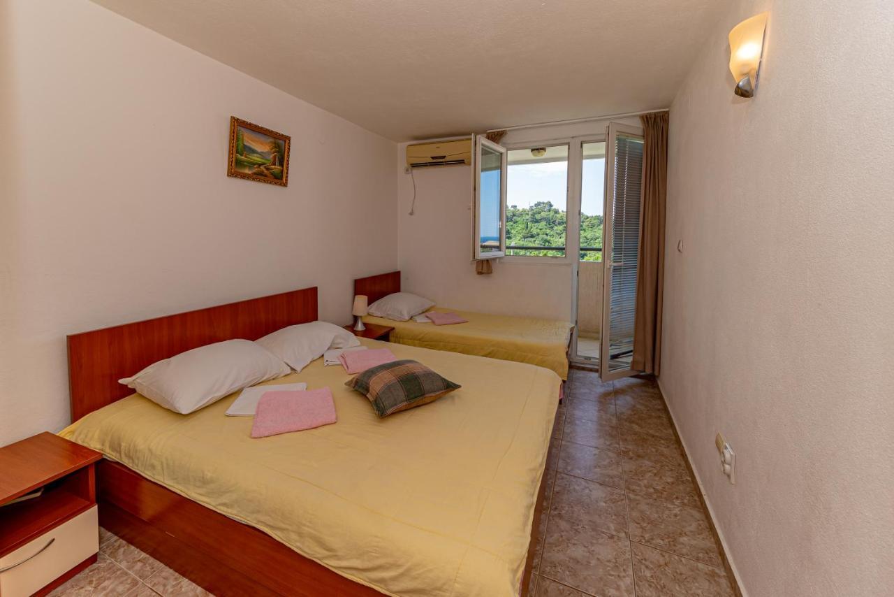 Apartment Knezevic Petrovac Extérieur photo